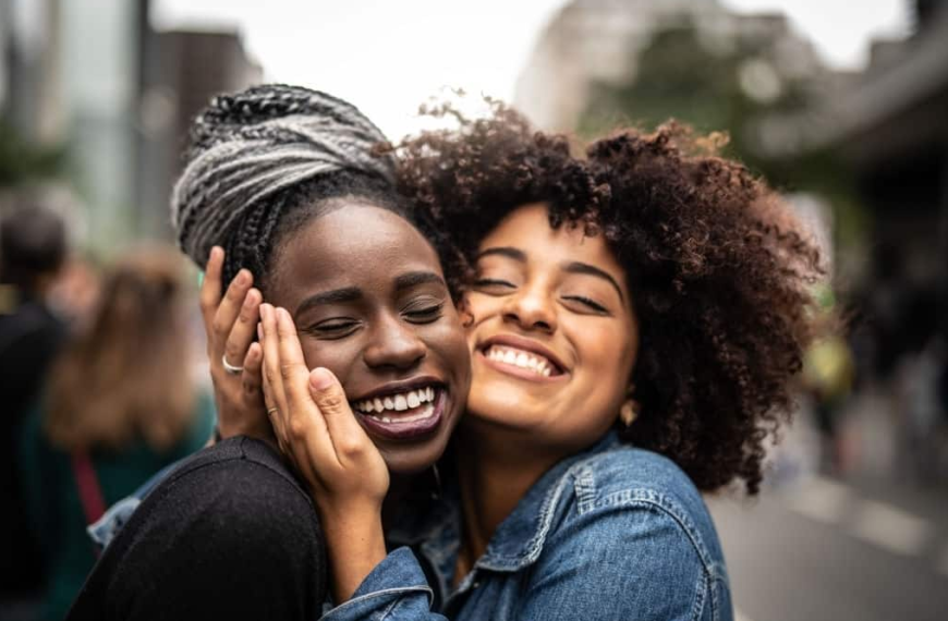 7 Signs You’ve Found a Friend Who’s There to Stay